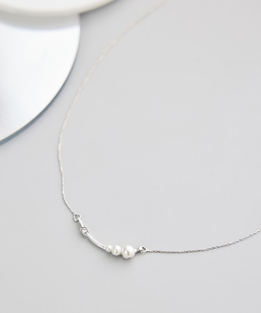 パールカーブラインショートネックレス
