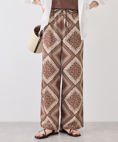 スカーフ柄イージーパンツ