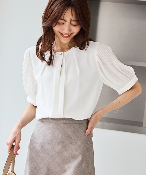 袖プリーツハーフスリーブブラウス