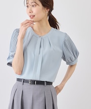 袖プリーツハーフスリーブブラウス