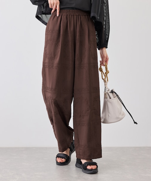 スクエア刺繍イージーワイドパンツ