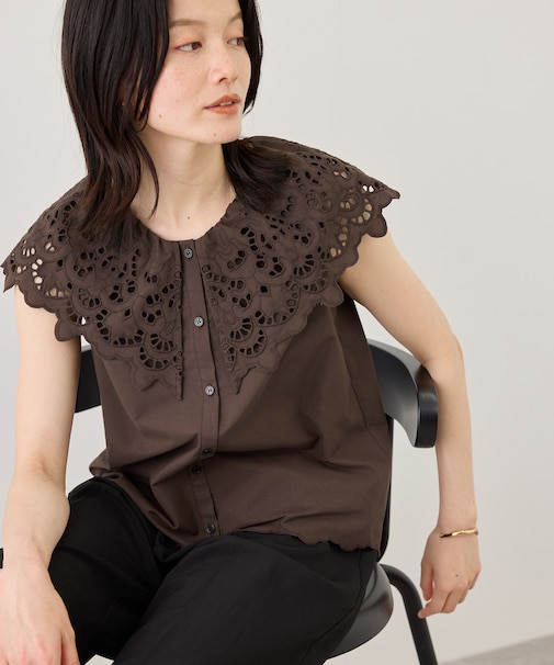 刺繍フリルブラウス