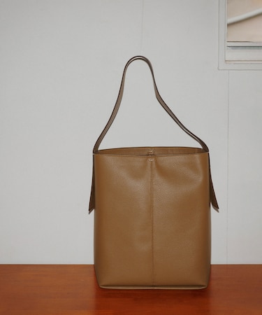 【再入荷】軽量シュリンクワンハンドルバッグ
