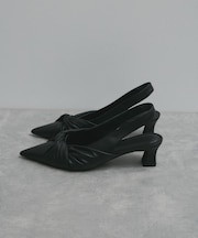 リボンバックストラップパンプス
