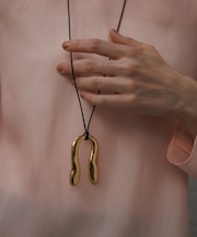 【EMOELLE】U motif necklace