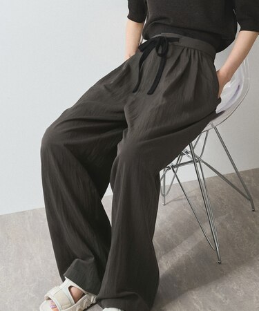 【WEB限定】ランダムタックワイドイージーパンツ