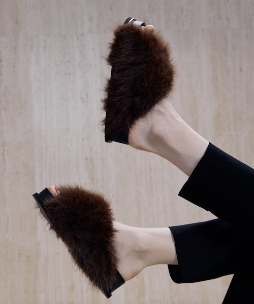 ボリュームファーサンダル｜アダムエロペの通販｜&mall（アンドモール