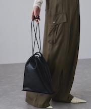 【サステナブル】アーティフシャルレザー巾着バッグ