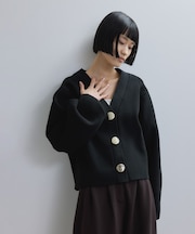 【WEB限定】・【サステナブル】セレクトネックウェーブボタンカーディガン