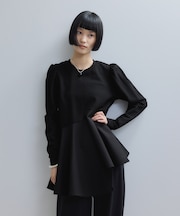 【WEB限定】・【オケージョン】フリルペプラムロングスリーブカットソー