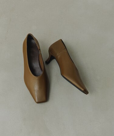 【EMOELLE】スクエアレザーパンプス