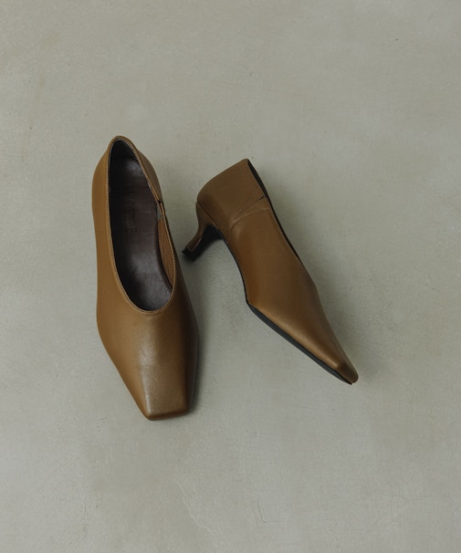【EMOELLE】スクエアレザーパンプス