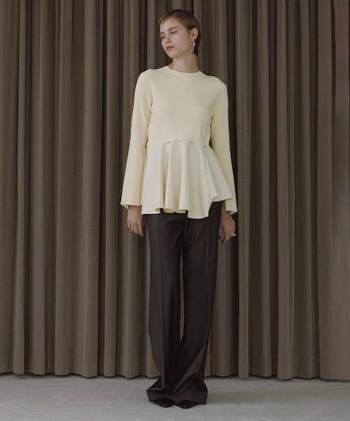サステナブル】ペプラムコンビニットプルオーバー｜アダムエロペの通販