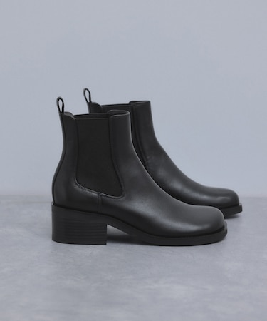 レザーサイドゴアショートブーツ