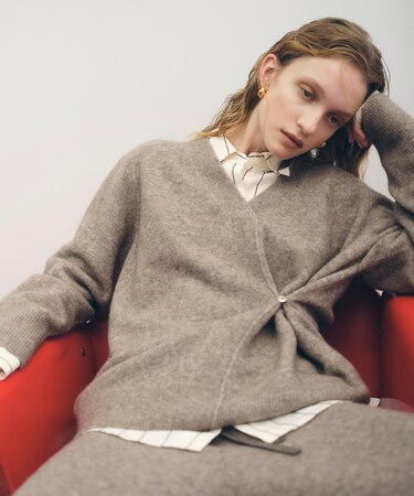 LINEAPIU ヤクMIX Vネックプルオーバー