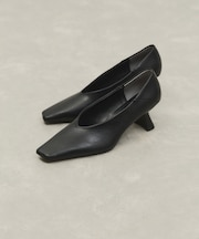 変形ヒール甲深パンプス