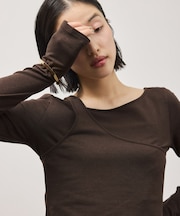 ワンショルダートップス