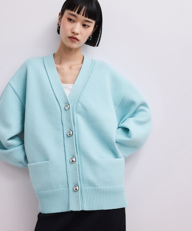 【WEB限定】メタルボタンVネックカーディガン