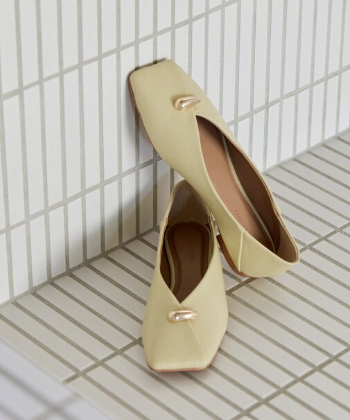 メタルモチーフフラットシューズ