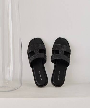 Iストラップラインストーンサンダル