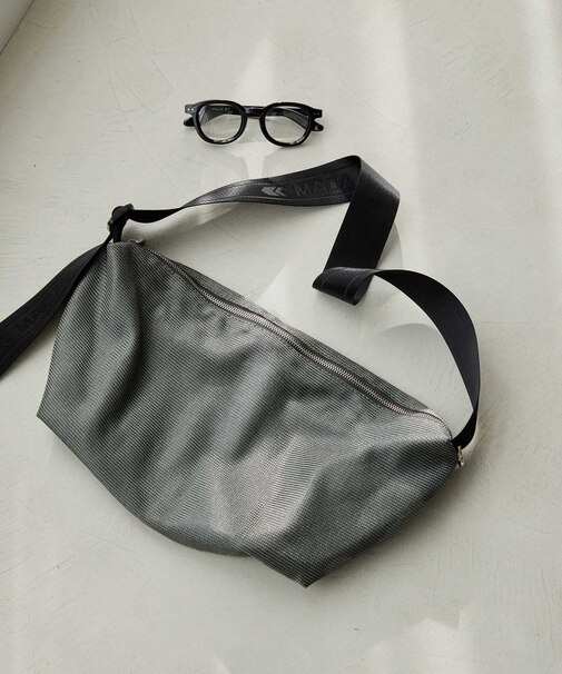 メッシュショルダーバッグ