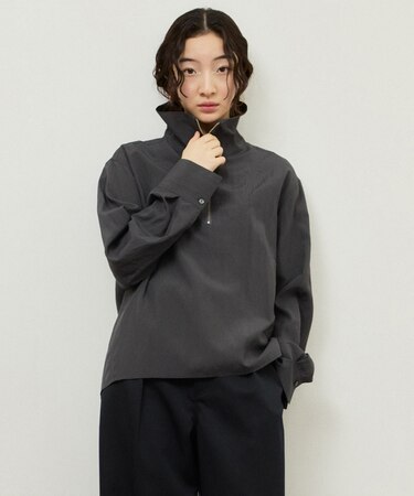 ハーフZIPシャツ