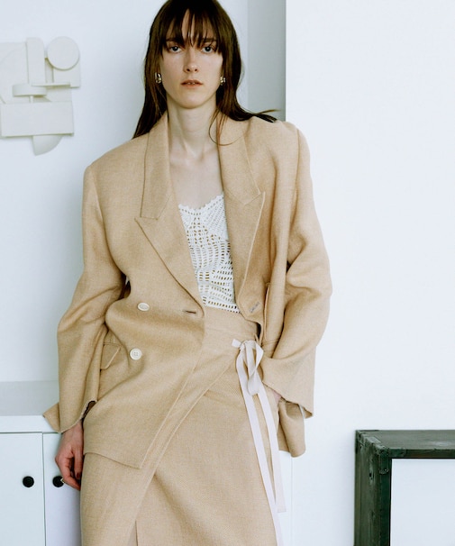 【EMOELLE】ピークドラペルジャケット