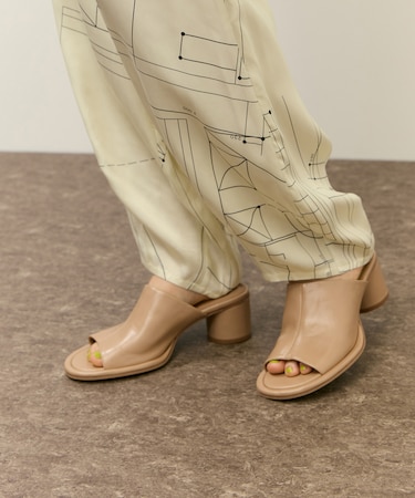 カバーヒールサンダル