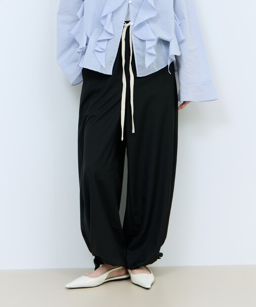 【WEB限定】サイドスリットパンツ