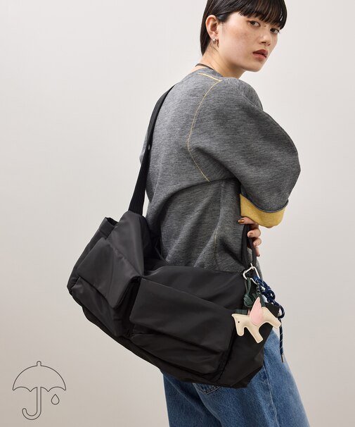 【WEB限定】撥水ビッグショルダーダブルポケットバッグ