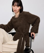 YAK Vネックスリットニット
