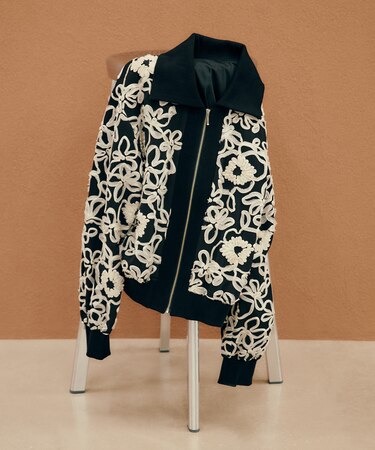【WEB限定】ラインアートエンブロイダリーブルゾン