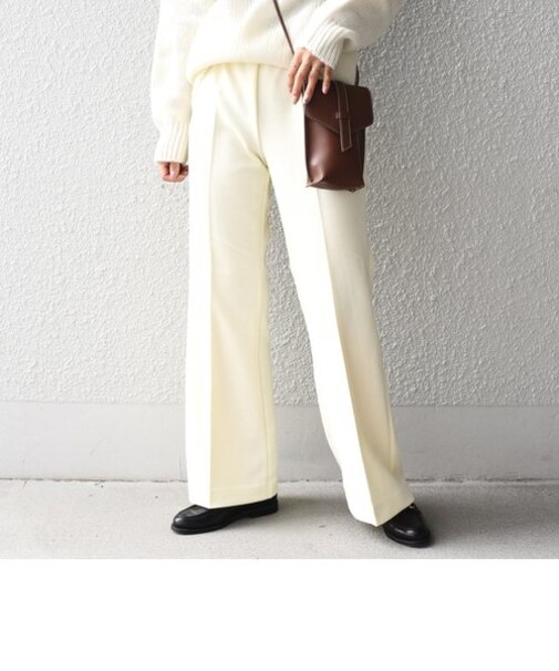 センタープレスセミフレアパンツ