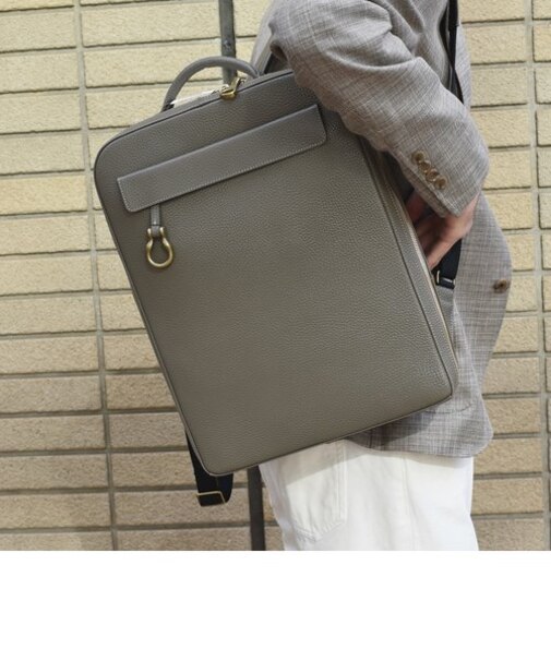 TOFF & LOADSTONE:スマート バックパック