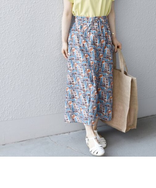 SHIPS any:〈ウォッシャブル〉Calisson プリント Aライン レースアップ スカート