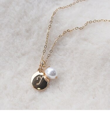 *パールモチーフイニシャルネックレス◇