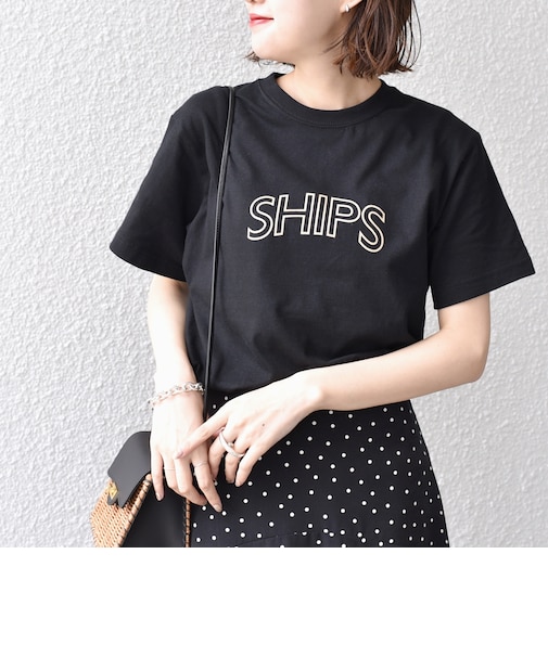 【WEB限定】 SHIPS ラウンド プリント ロゴ TEE