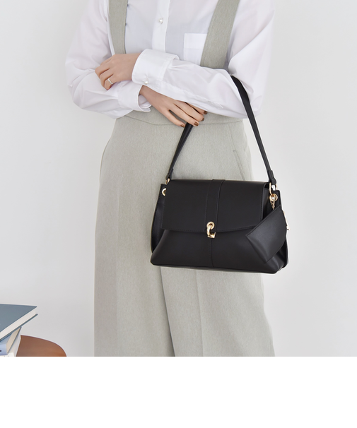 quaranciel: フロントフック 2way ショルダー バッグ