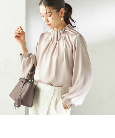 【一部WEB限定】〈手洗い可能〉ヴィンテージ サテン ネック ギャザー ブラウス