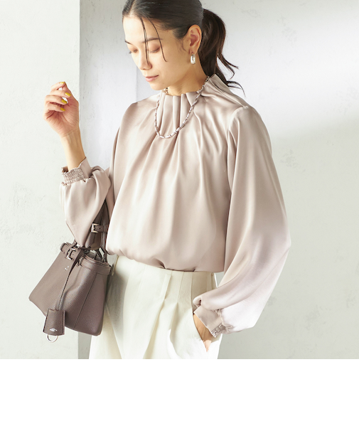 【一部WEB限定】〈手洗い可能〉ヴィンテージ サテン ネック ギャザー ブラウス