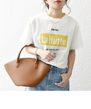 La Hutte:〈洗濯機可能〉デザイン ロゴ  プリント TEE