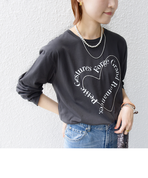 【WEB限定】バリエーション ロゴ プリント ロングスリーブ TEE