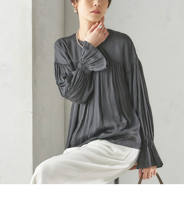 〈手洗い可能〉割繊 クルーネック ギャザー ブラウス