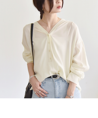 quaranciel:〈手洗い可能〉Vネック バック ギャザー ブラウス