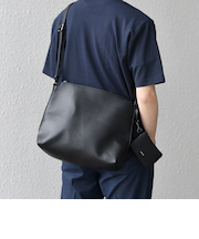 SHIPS any: スプリット レザー ジップ ショルダーバッグ (カードケース付き) 25SS