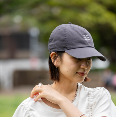 【一部WEB限定】newhattan: BLAH BLAH BLAH. 刺繍 ベースボールキャップ◇