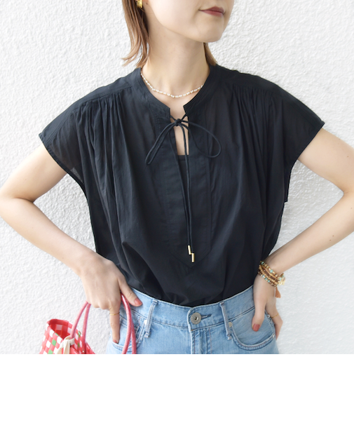 〈手洗い可能〉スキッパー タック フレンチ スリーブ ブラウス