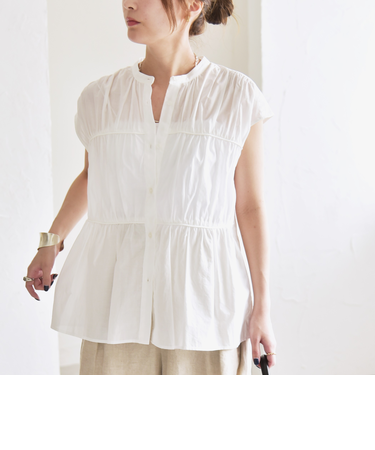 quaranciel:〈手洗い可能〉コットンボイル シアー ギャザー バンドカラー シャツ ブラウス