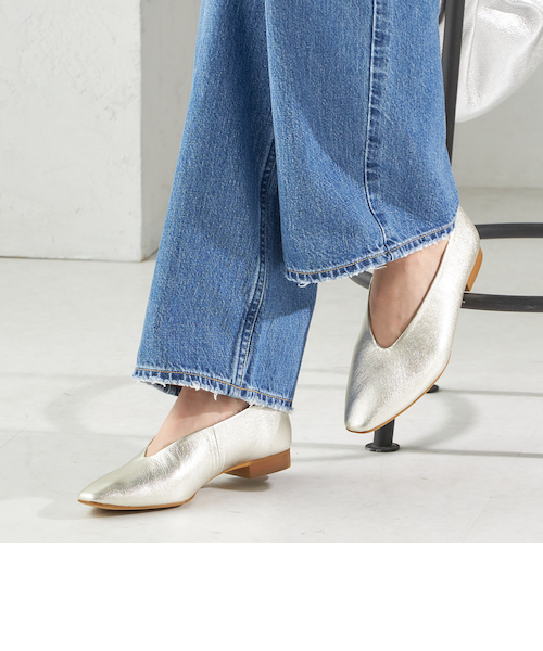 美品 フラットバンカーズ chausser Vカットフラットパンプス（CT-01） — LISETTE