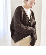 《一部追加予約》quaranciel: 透かし編み Vネック コンパクト ドルマンニットカーディガン